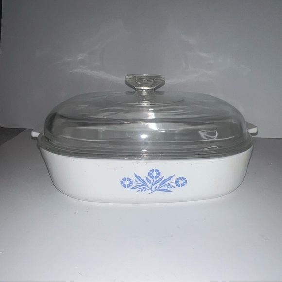 CORNING WARE - BLUE CORNFLOWER - P-16-B  11" CASSEROLE DISH & PYREX DOME LID - Picture 2 of 8